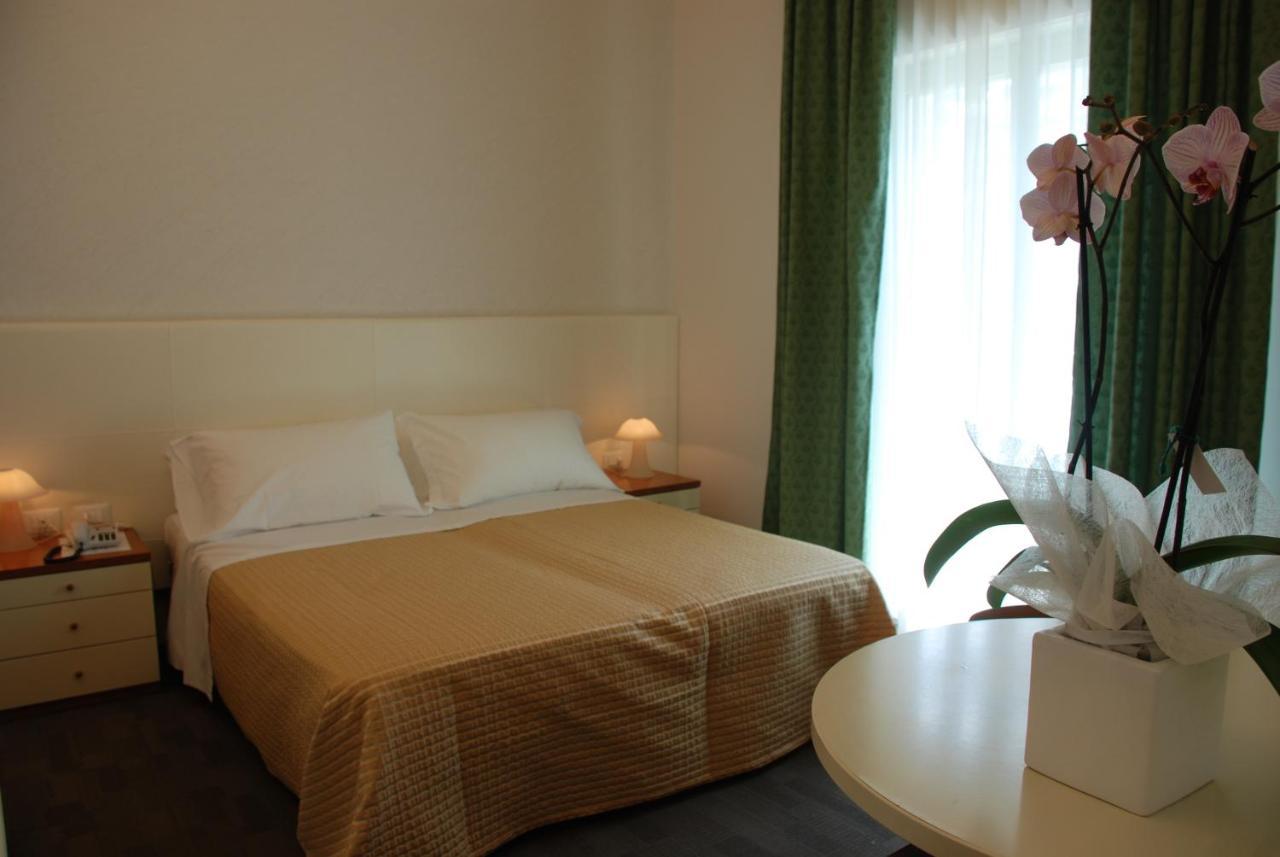 Hotel Sorriso Milano Marittima Luaran gambar